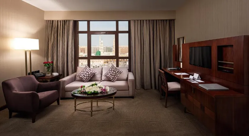 Deluxe Easter Umrah Package